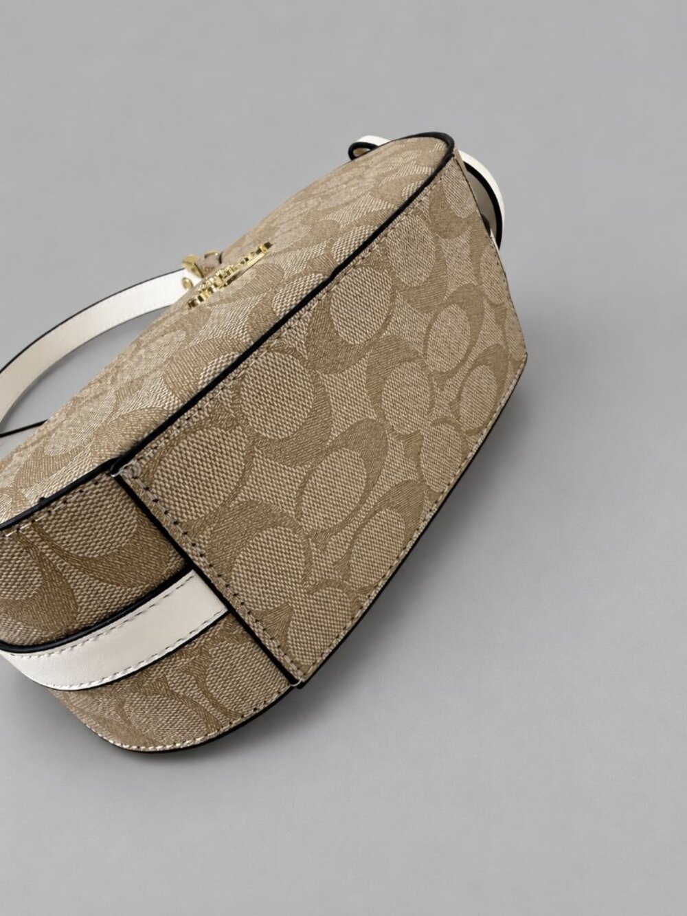 Tan Coach Handbag - Picture 4 of 5